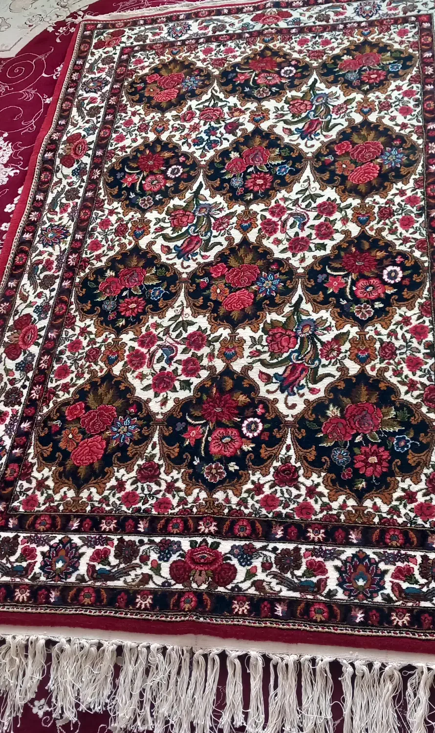 فرش دستبافت اصیل ایرانی و بسیار زیبا|فرش|فرخ‌شهر, |دیوار