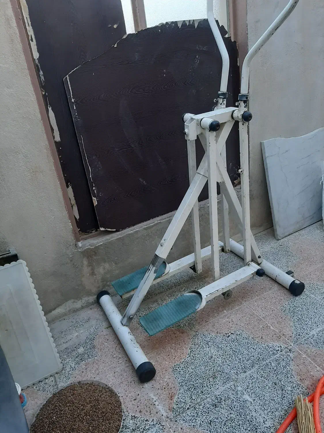 یک دستگاه ورزشی دست سالم|تجهیزات ورزشی|کرمانشاه, |دیوار