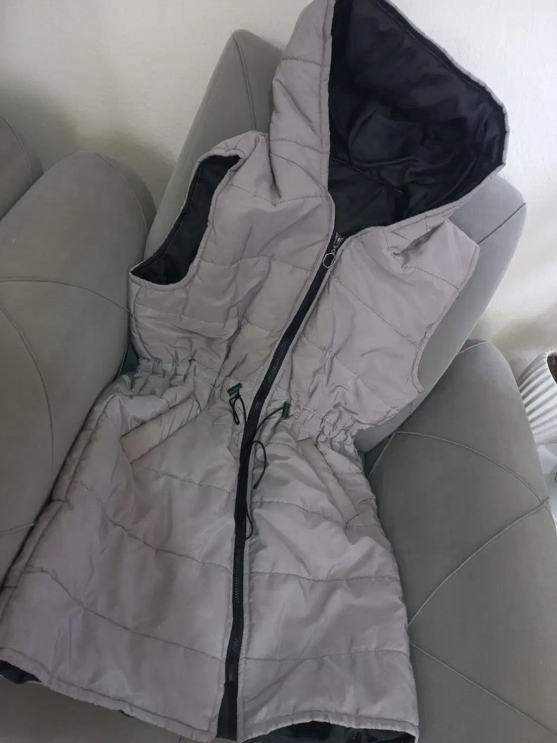 پافر کمرگت طوسی|لباس|بندر انزلی, انصار الحسین|دیوار