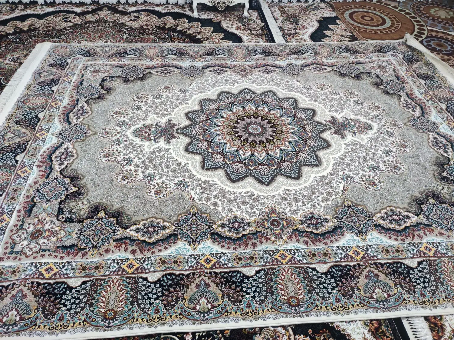 فرش|فرش|اسحاق آباد, |دیوار