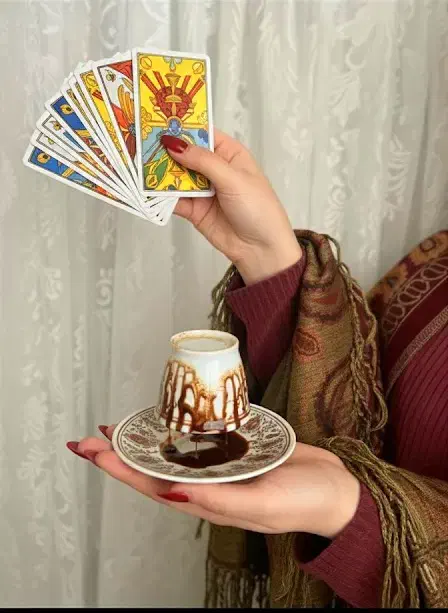 اتفاقات آینده|فعالیت داوطلبانه تحقیقاتی|اصفهان, نقش جهان|دیوار