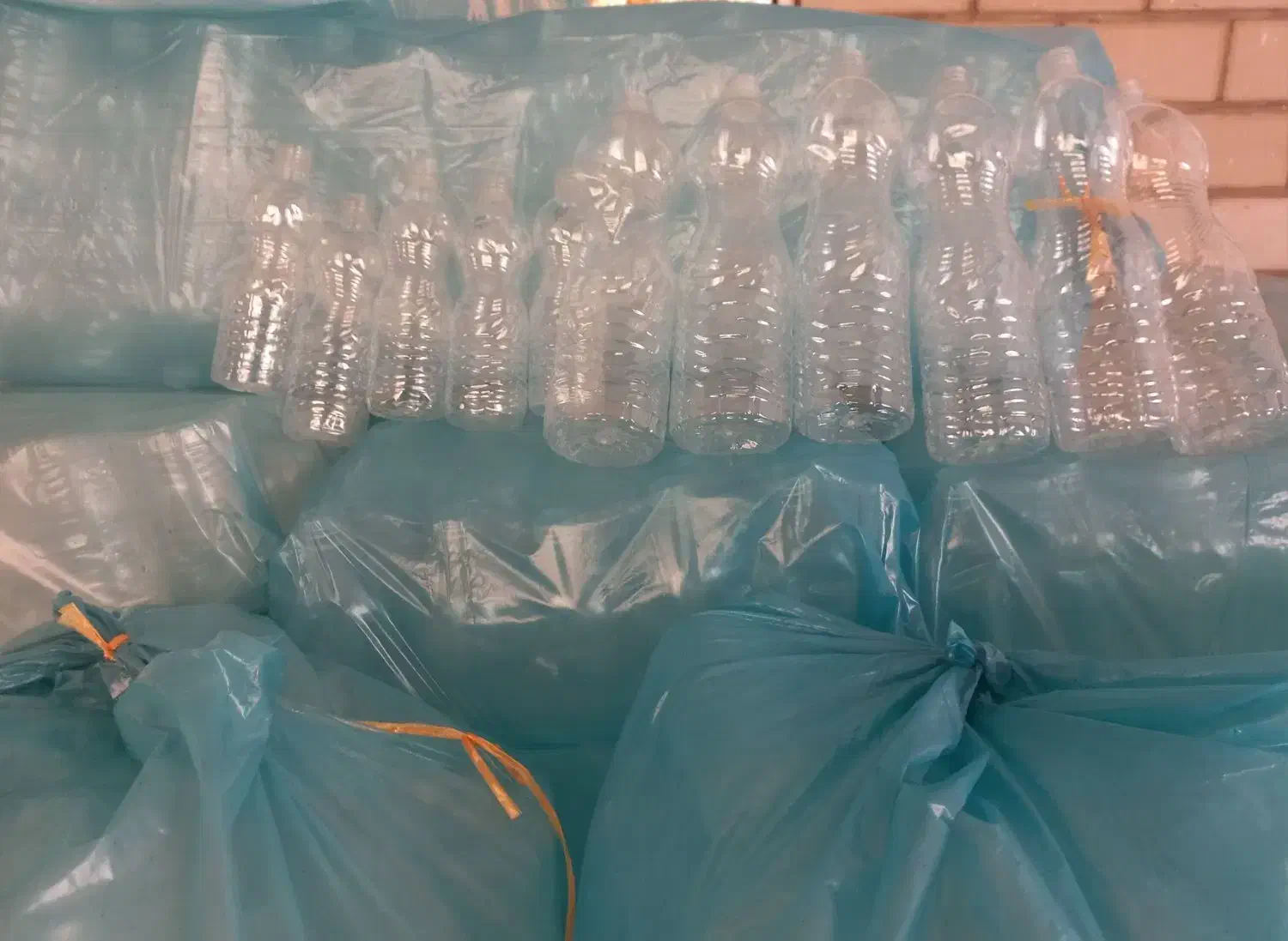 فروش و حراج 62هزار عدد بطری پلاستیکی|ظروف نگهدارنده، پلاستیکی، یک‌بارمصرف|شفت, |دیوار