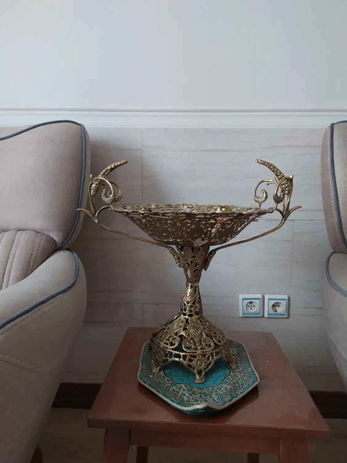 جا میوه‌ای برنجی|ظروف سرو و پذیرایی|اراک, |دیوار