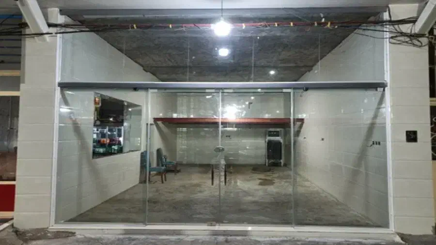 نصب  شیشه سکوریت شیشه ساختمانی و کرکره برقی|خدمات پیشه و مهارت|قم, جمکران|دیوار