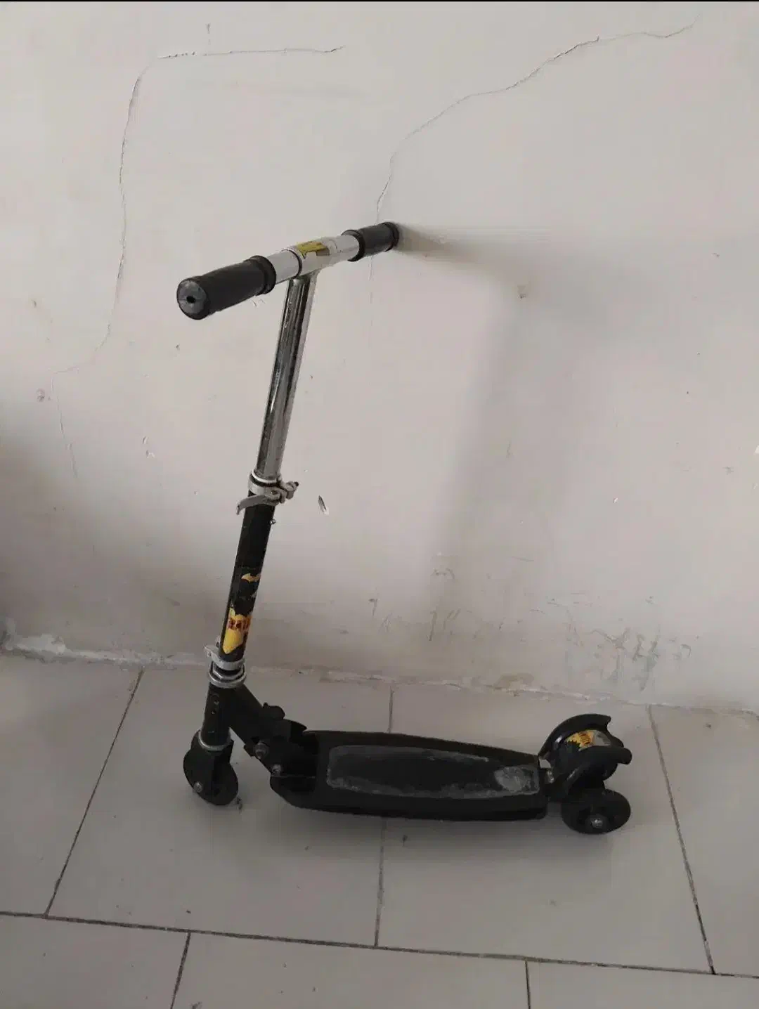 اسکوتر و موتر شارژی|دوچرخه، اسکیت، اسکوتر|پرند, فاز ۶|دیوار