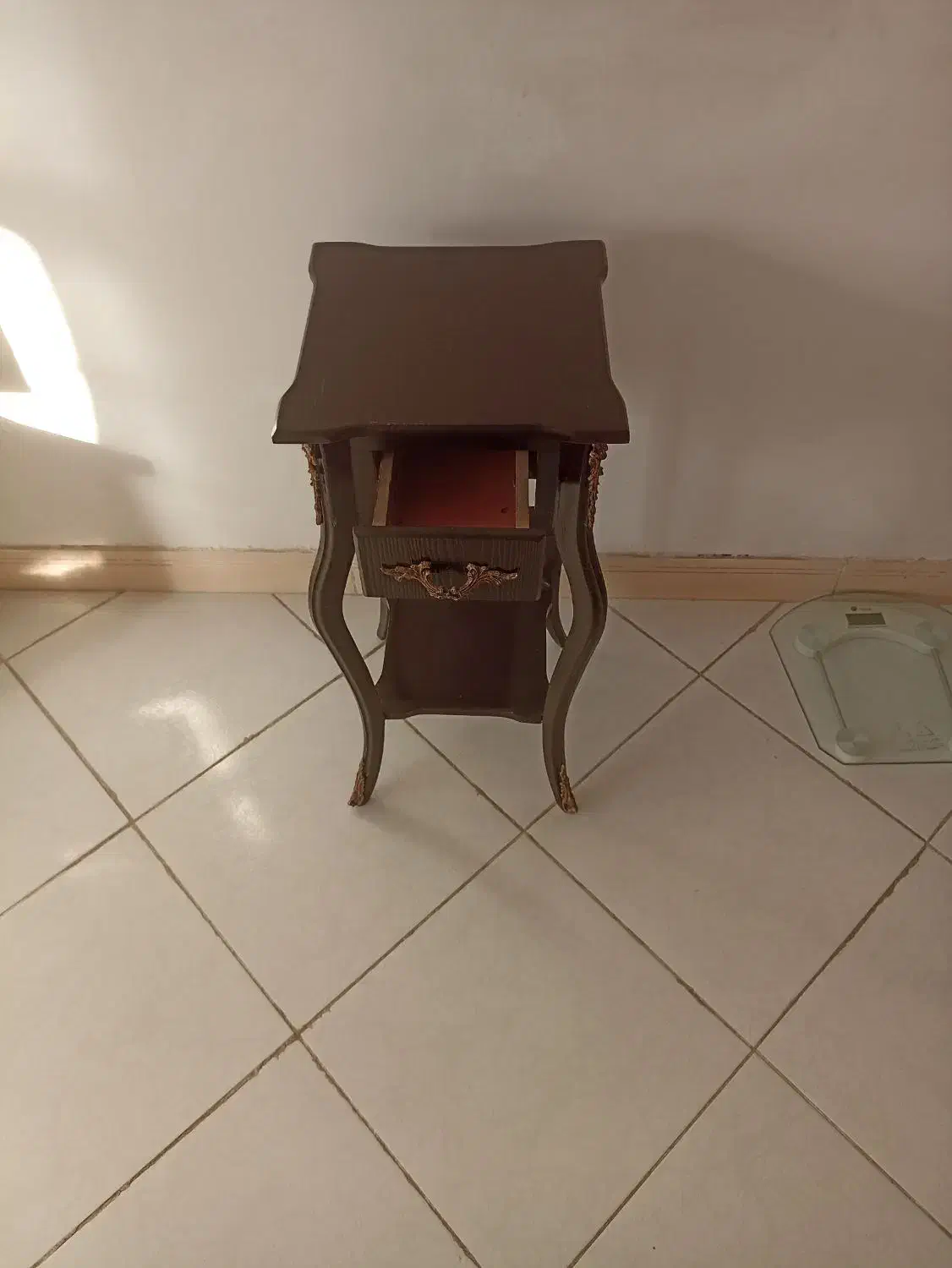 زیر تلفنی زیبا|میز تلفن|ایلام, |دیوار