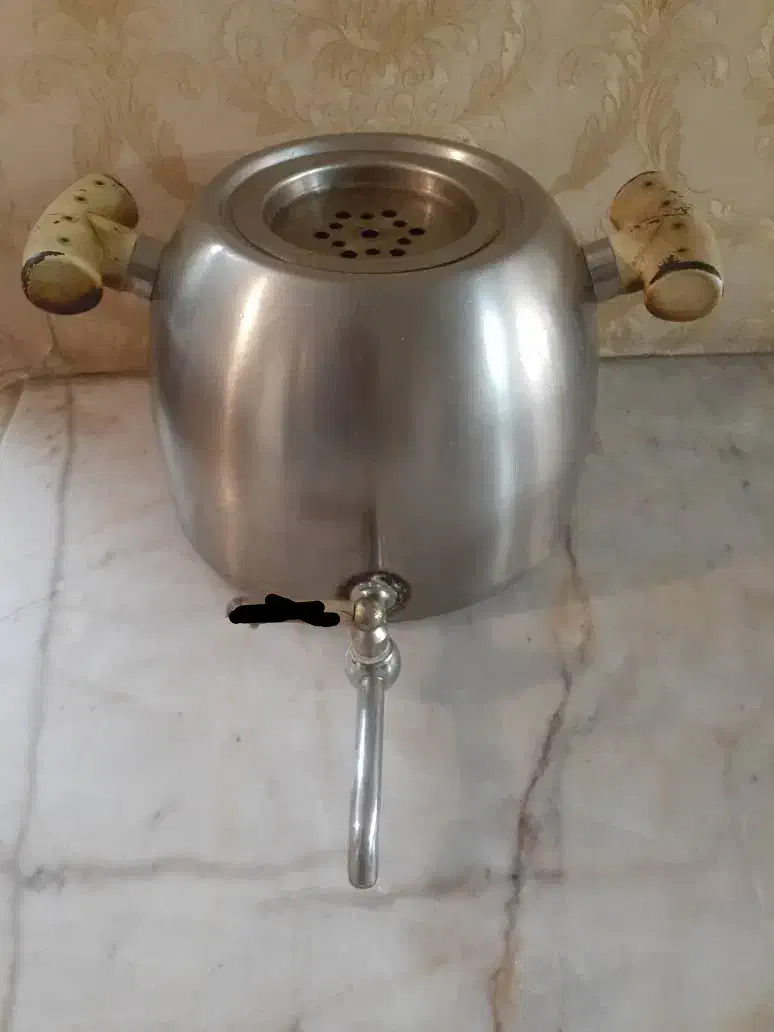 کتری سالم و اصل خوش قیمت|قوری، کتری، قهوه‌ساز دستی|اصفهان, شهریار|دیوار