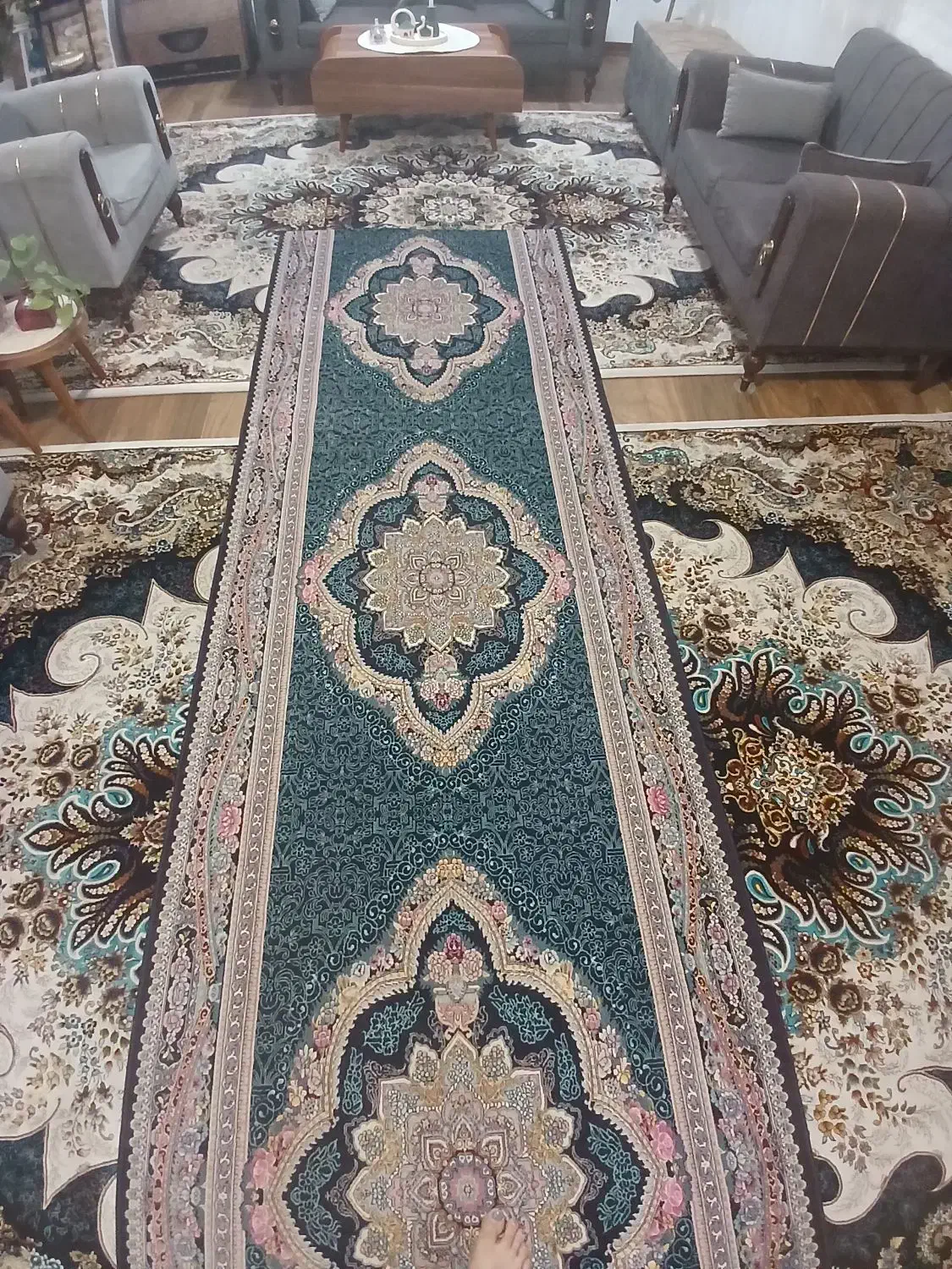 فرش کناره|فرش|هشتگرد, هیو|دیوار