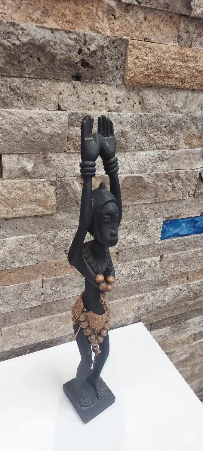 مجسمه زن آفریقایی|مجسمه، تندیس، ماکت|تهران, سازمان برنامه جنوبی|دیوار