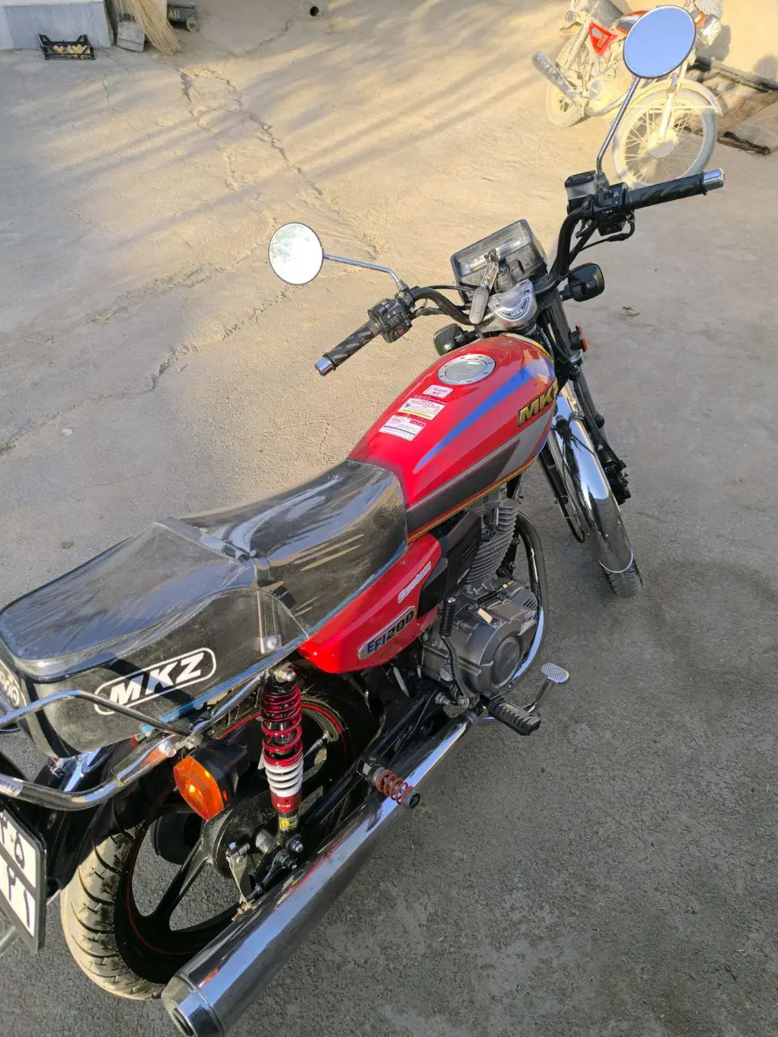 متین 1403 در حد خشک|موتورسیکلت|اراک, |دیوار