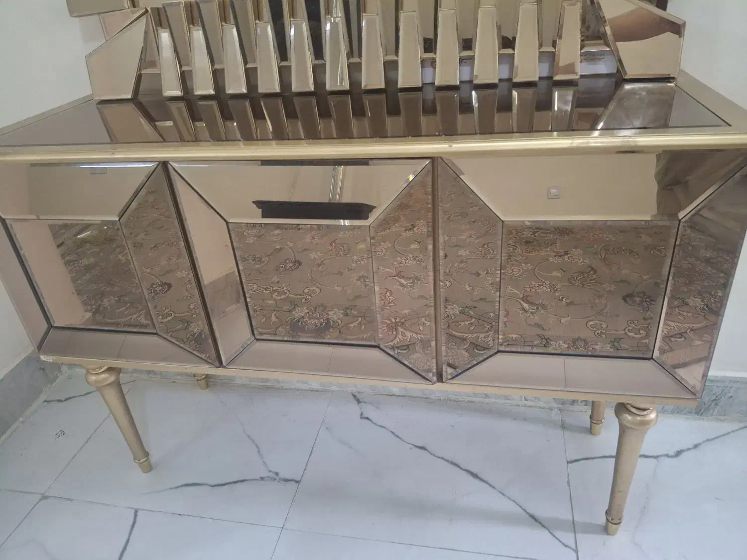 ایینه کنسول|بوفه، ویترین، کنسول|چهارباغ, |دیوار