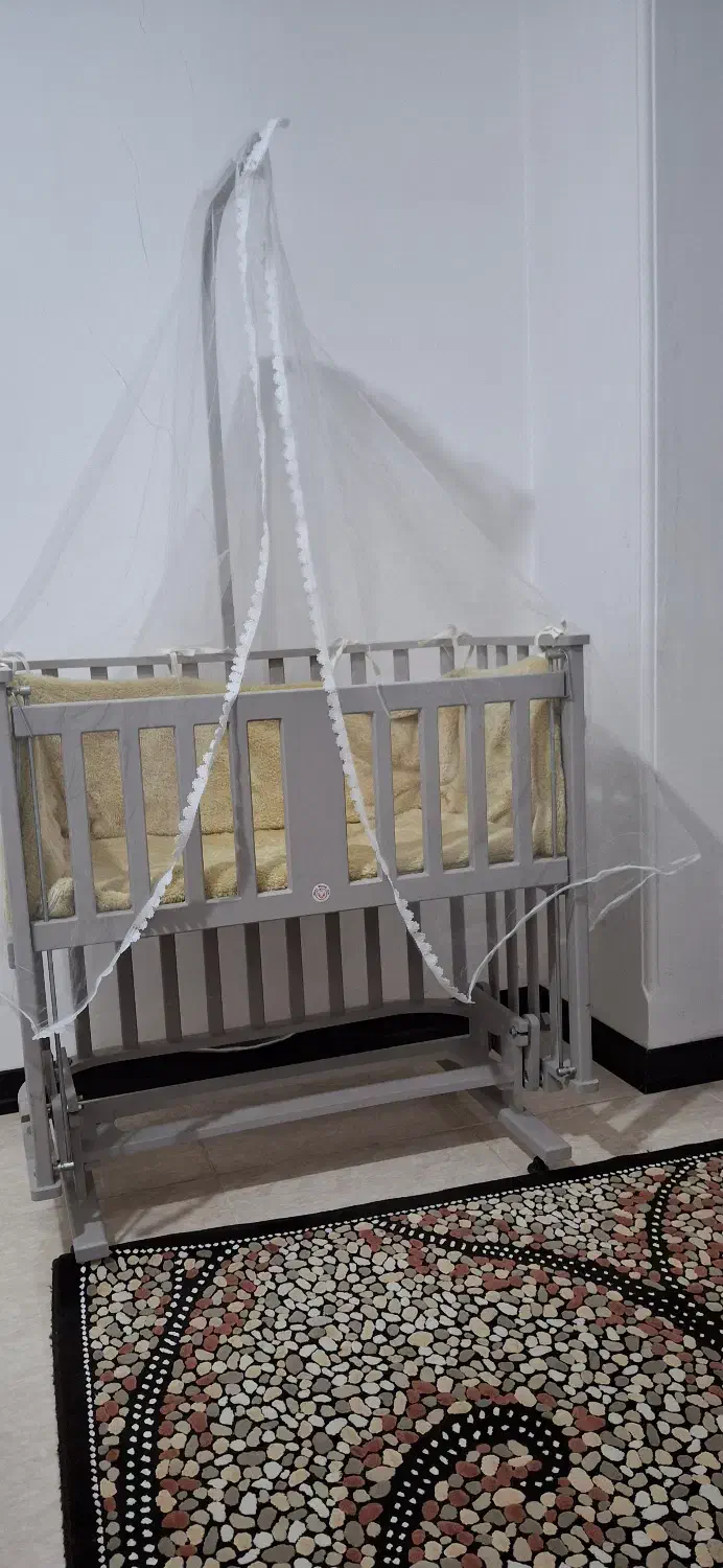 تخت کنار مادر نو|تخت و صندلی بچه|ساوه, |دیوار