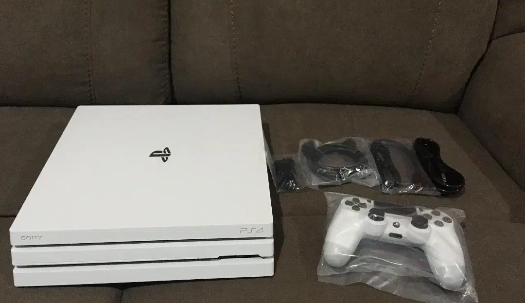 ps4 pro پی اس۴ پرو یک ترابایت دو دسته اورجینال|کنسول، بازی ویدئویی و آنلاین|شوشتر, |دیوار