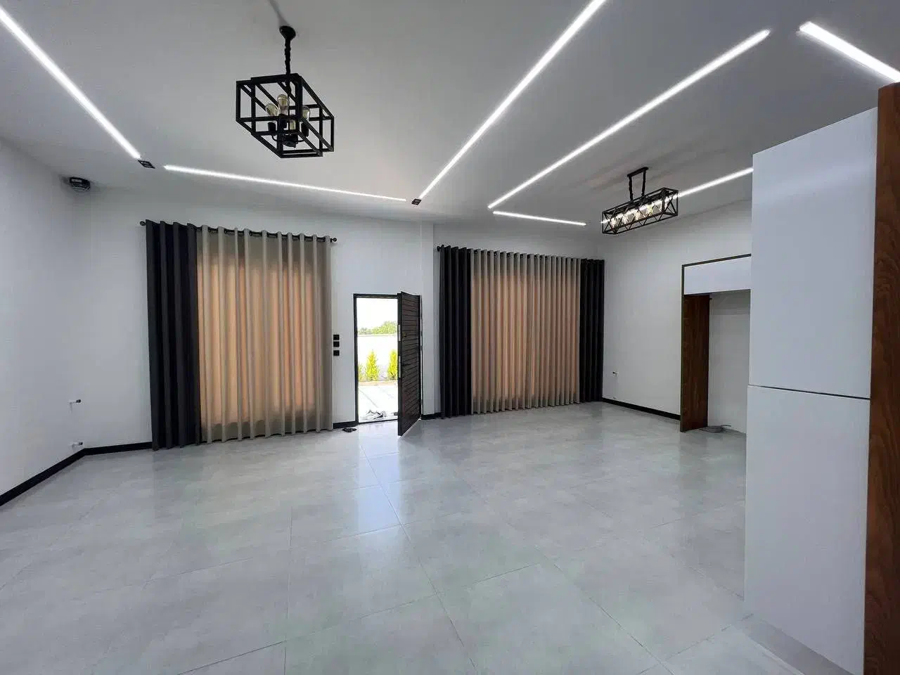 ویلافلت نمامدرن ۲۲۰متری شیک با بهترین متریال|فروش خانه و ویلا|فرح آباد, |دیوار