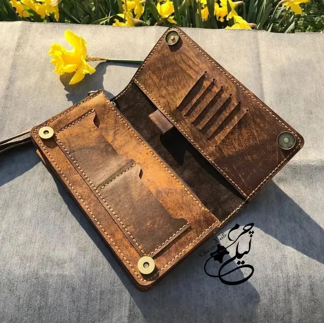 مدارک|اشیا|قم, ولیعصر|دیوار