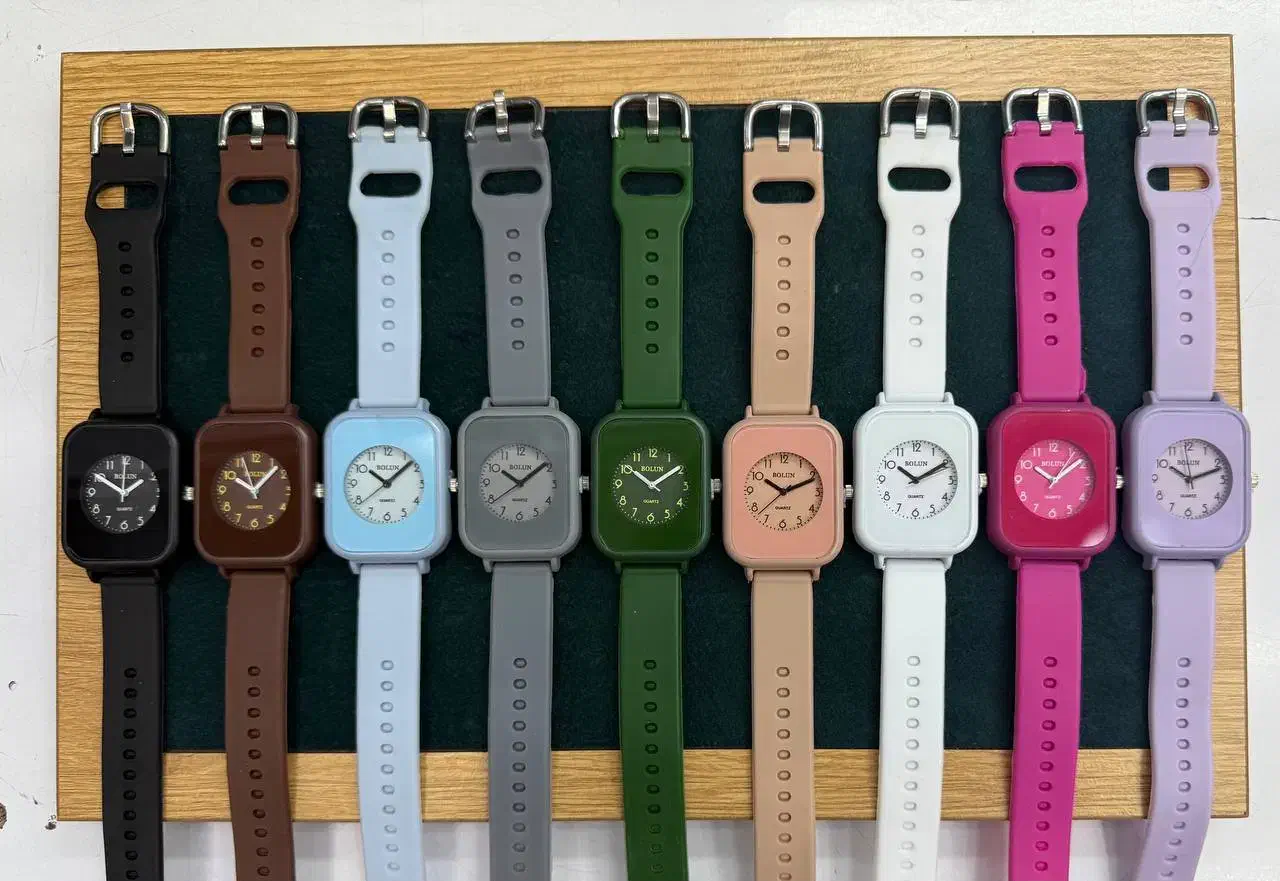 روز زن ساعت بگیر براش|ساعت|گلبهار, شهر جدید گلبهار|دیوار