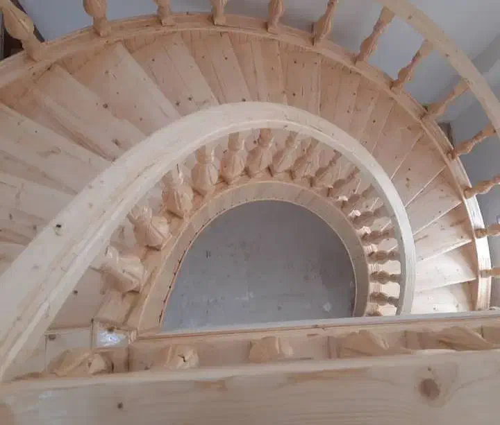 راه پله گرد|خدمات پیشه و مهارت|قائم‌شهر, |دیوار