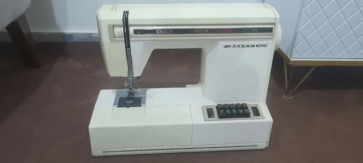 چرخ ژانومه|چرخ خیاطی و ریسندگی|درگزین, |دیوار