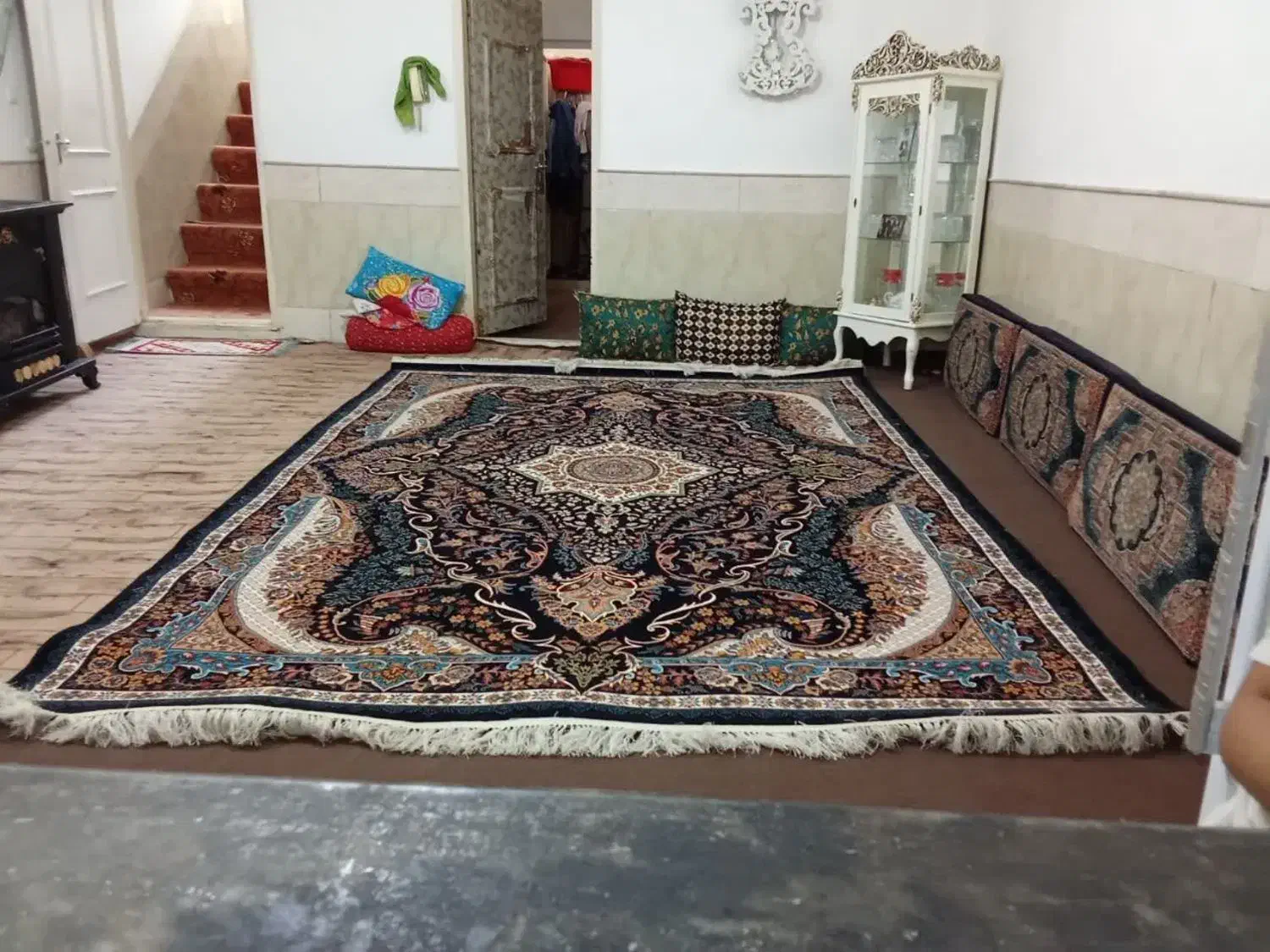 فرش|فرش|قم, حکمت شمالی|دیوار