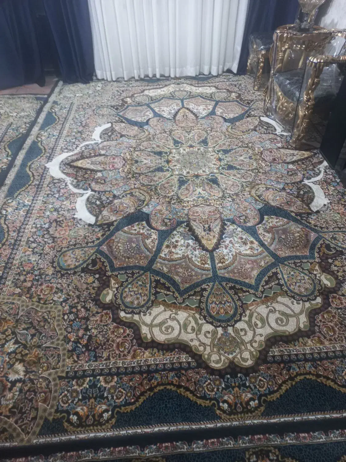 فرش ۷۰۰شانه|فرش|مشهد, شهید معقول|دیوار