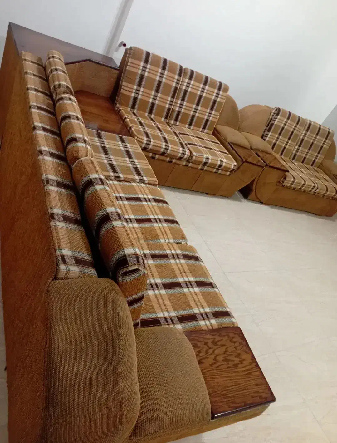 مبلمان|مبلمان خانگی و میز عسلی|شهرکرد, |دیوار