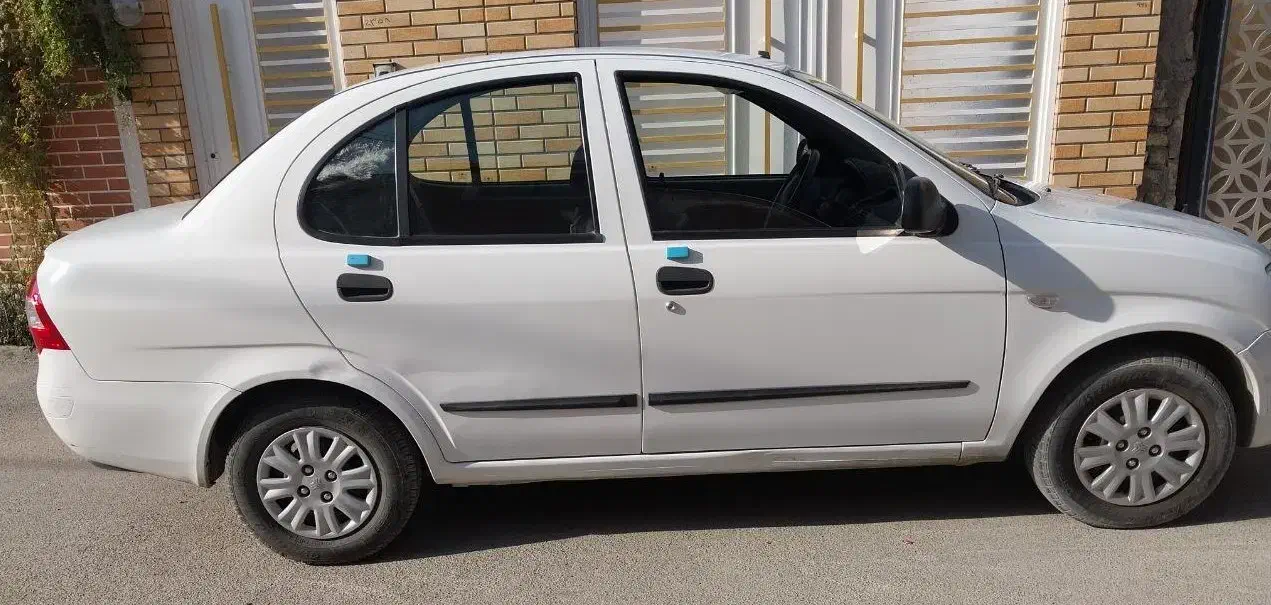 تیبا کم کارکرد مدل 98|خودرو سواری و وانت|کاشان, فاز ۲ ناجی آباد|دیوار