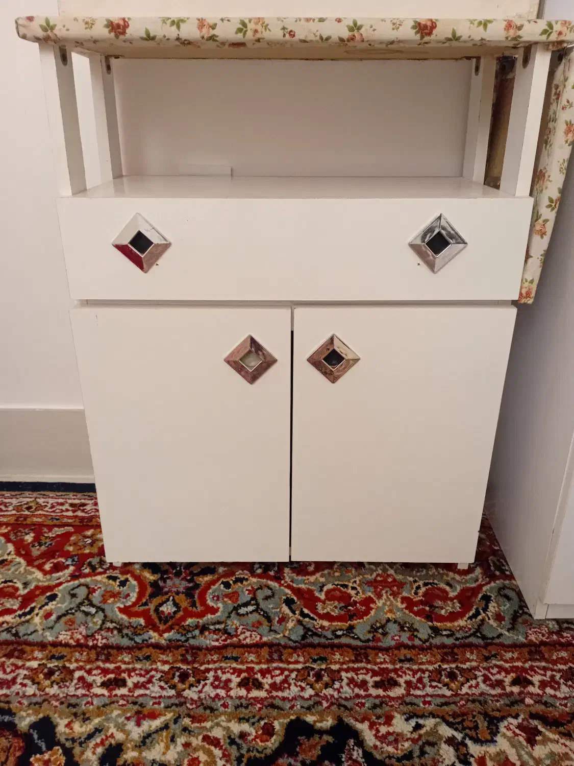 میز اتو|اتو و لوازم اتو|تربت جام, حافظ|دیوار