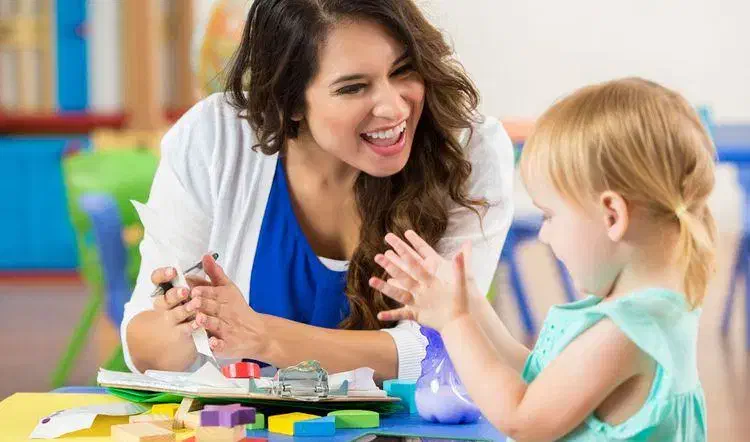 پرستار نگهداری کودک 4ساله|استخدام آموزشی|زرند, |دیوار