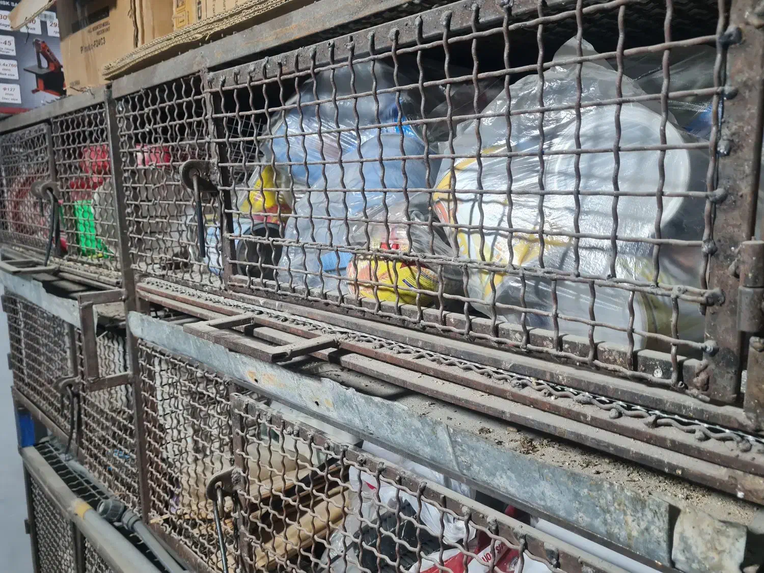 قفس حرفه ای نگهداری سگ مرغ و انواع پرنده ها|لوازم جانبی حیوانات|داراب, |دیوار