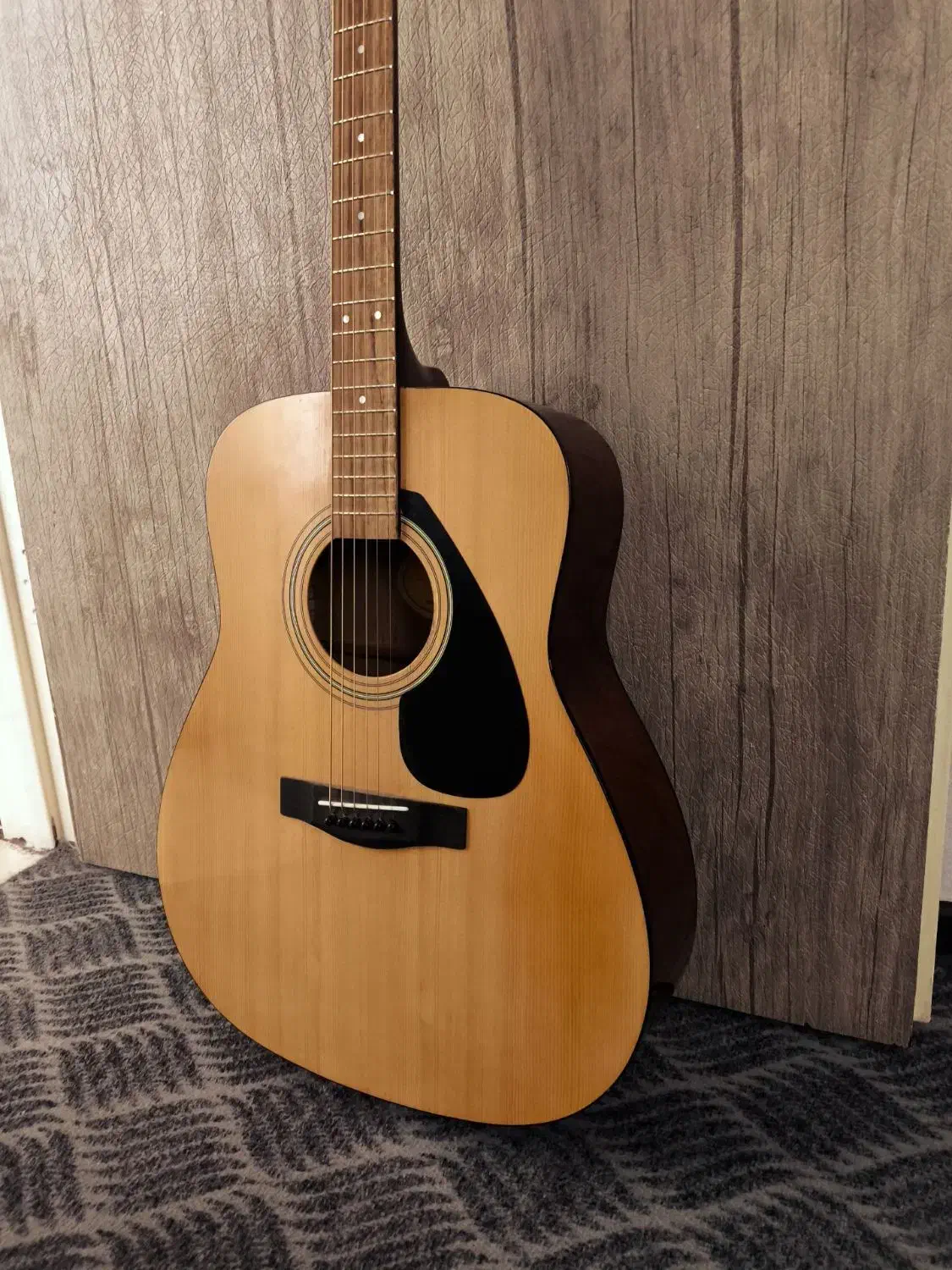 گیتار آکوستیک یاماها|گیتار، بیس، امپلیفایر|همدان, |دیوار