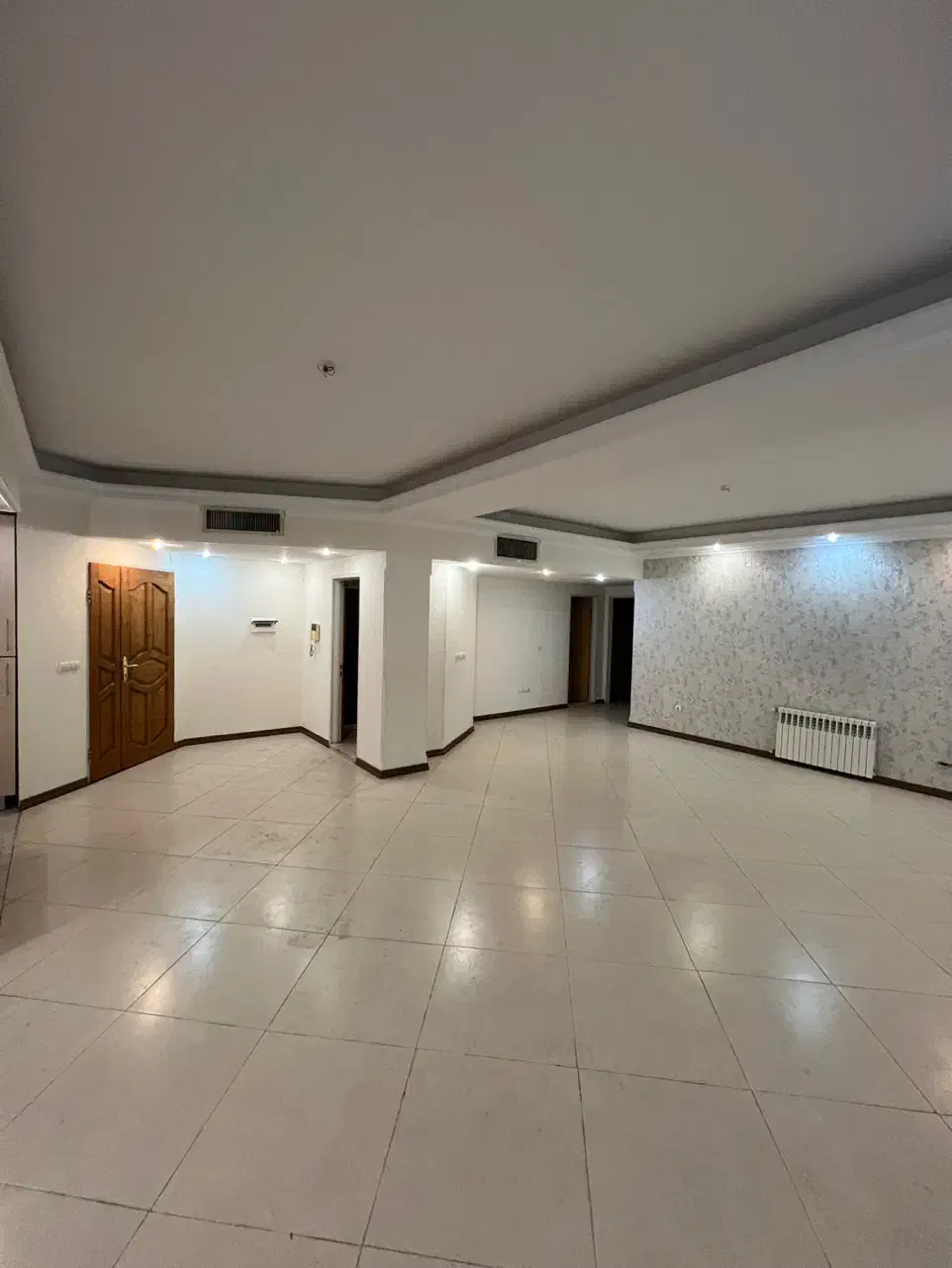 کوهک، خ سحر، ۱۳۰متر، دوخواب، پارکینگ انبار اسانسور