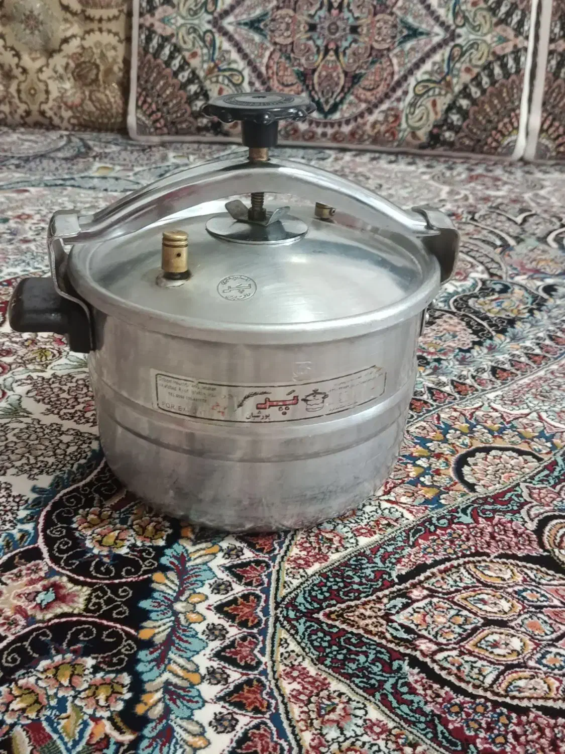 زود پز|ظروف پخت‌وپز|قروه, |دیوار