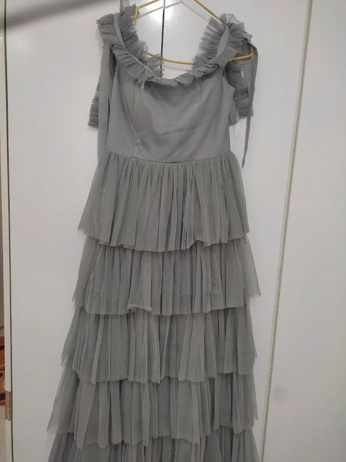 لباس مجلسی و لباس عروس|لباس|گلبهار, شهر جدید گلبهار|دیوار