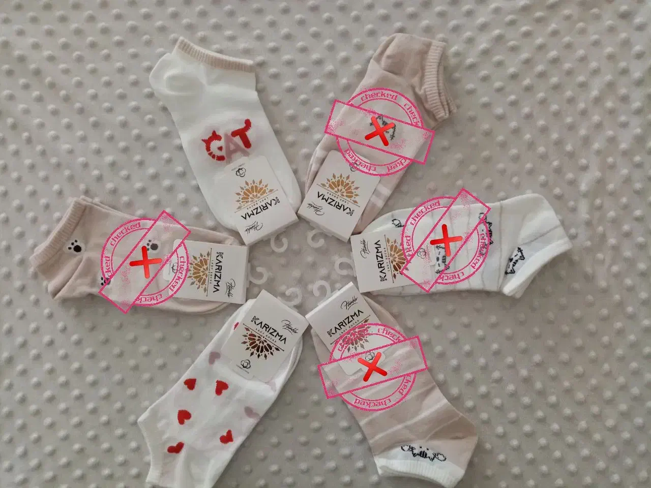 جوراب|لباس|قائن, |دیوار