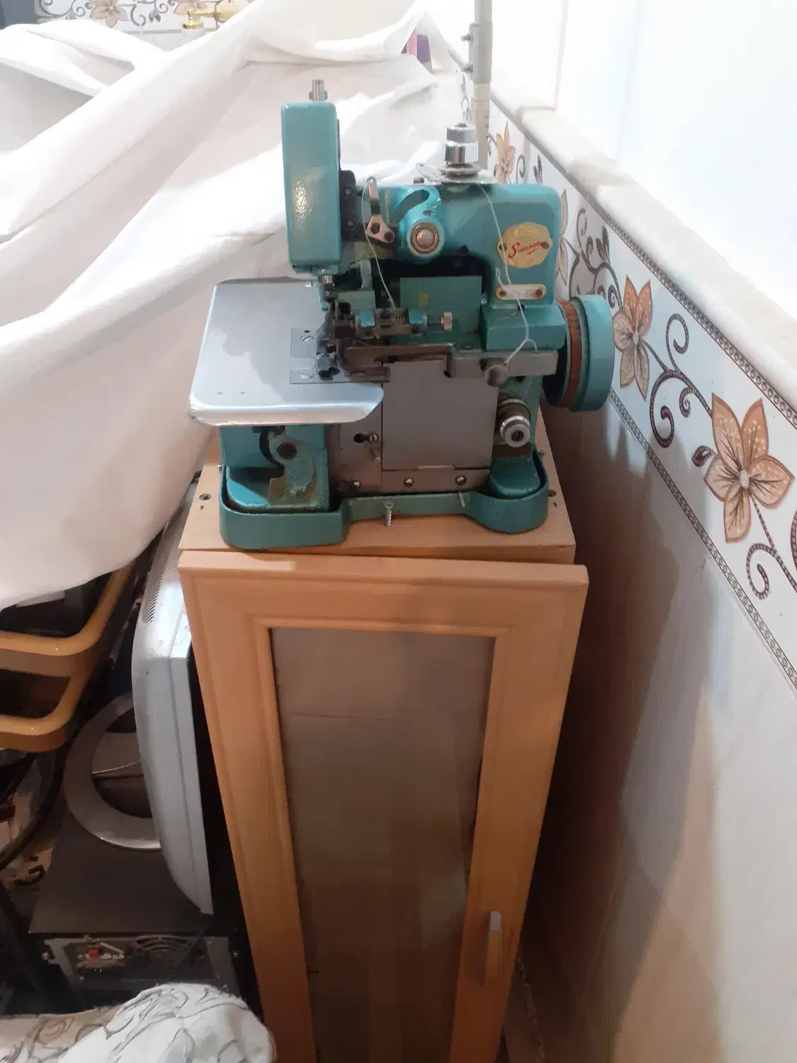 سردوز و چرخ خیاطی دینام بزرگ|چرخ خیاطی و ریسندگی|فامنین, |دیوار