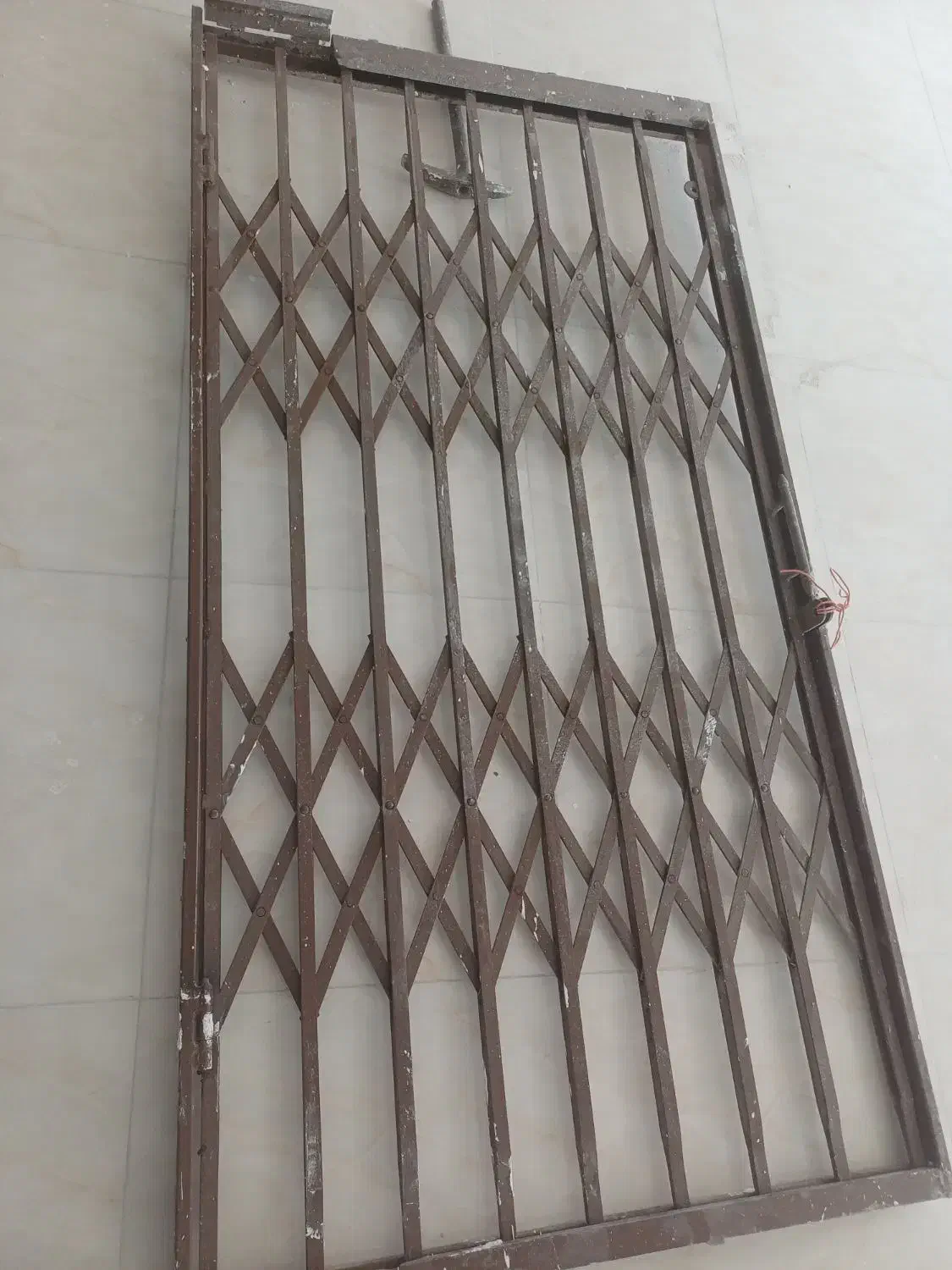 درب آکاردئون تمیز،محکم و ضد سرقت|مصالح و تجهیزات ساختمان|هشتگرد, فاز ۱ مهستان|دیوار