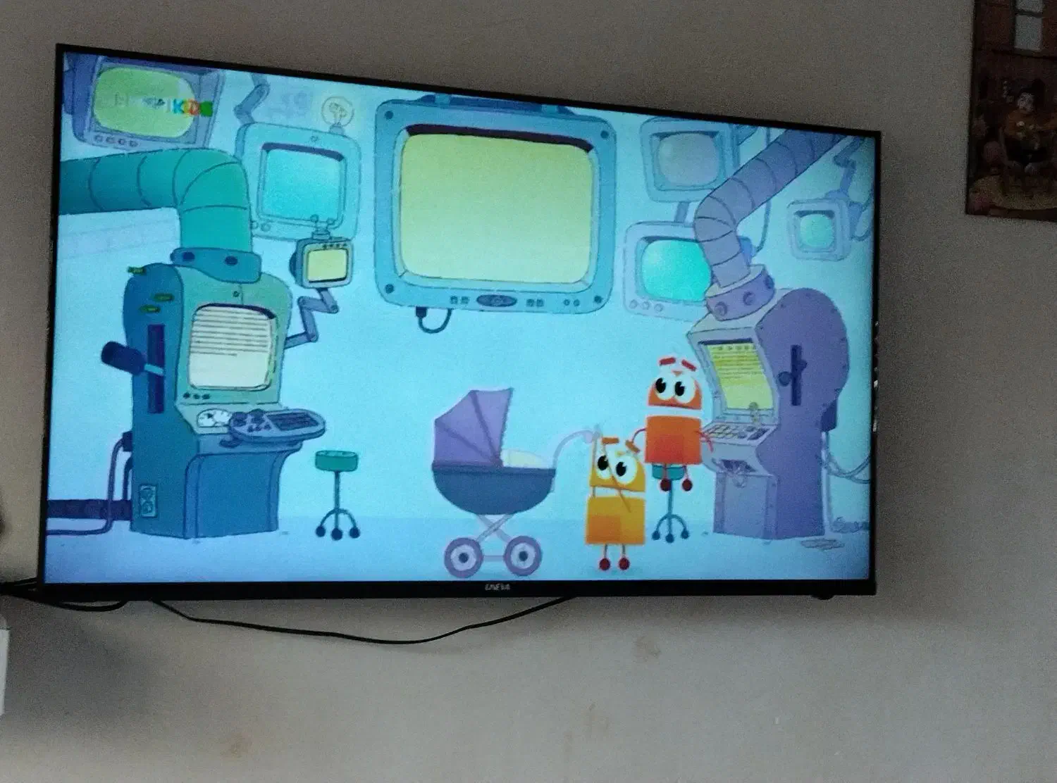 تلویزیون۵۵|تلویزیون و پروژکتور|روانسر, |دیوار