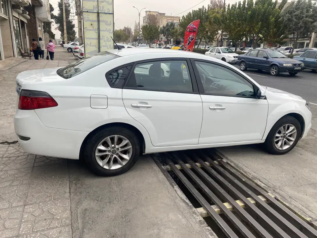 برلیانس ۳۳۰ دنده مدل ۹۷ موتور بزرگ|خودرو سواری و وانت|اندیشه, شهرک مریم|دیوار