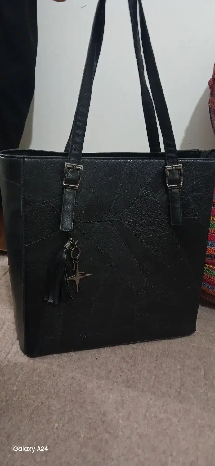 کیف|کیف، کفش، کمربند|دورود, |دیوار