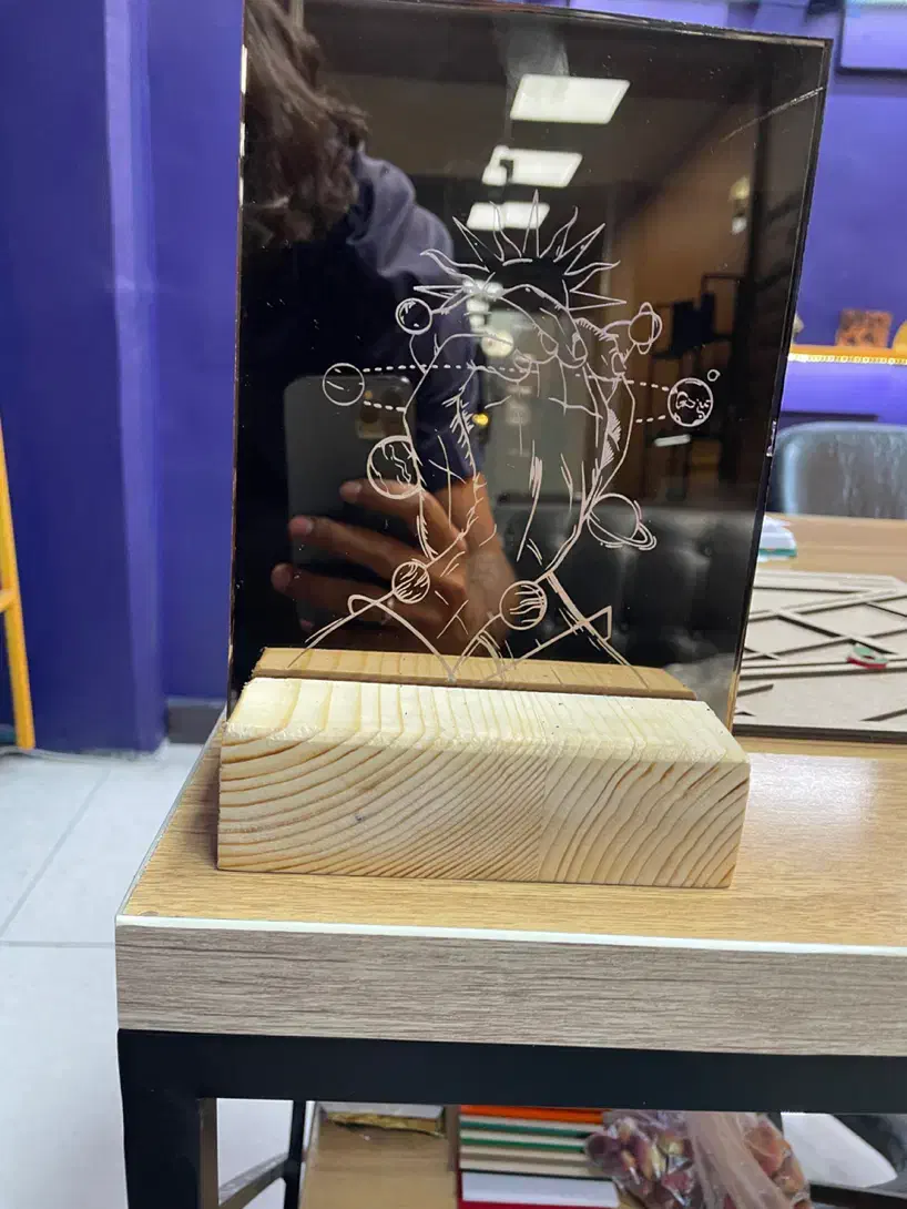 آینه رومیزی با پایه چوبی طراحی خاص و مینیمال|آینه|کرمان, |دیوار