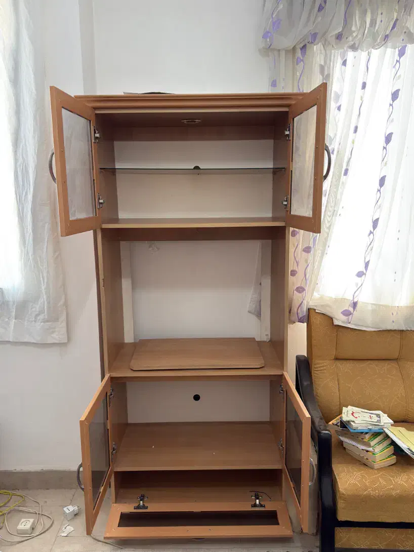 تلوزیون 21 اینچ|تلویزیون و پروژکتور|پرند, فاز ۱|دیوار