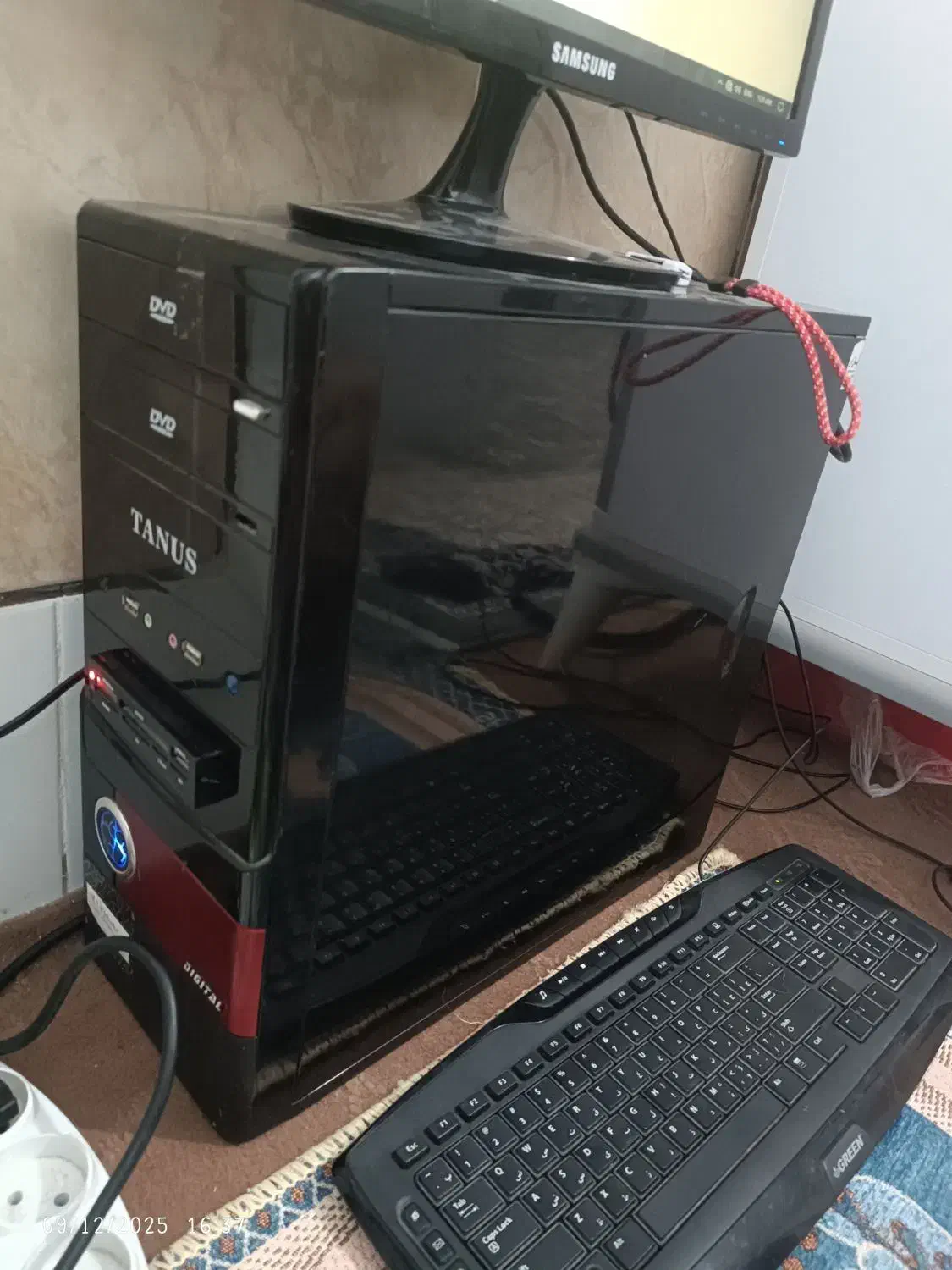 کاپیوتر با مانیتور سامسونگ|رایانه رومیزی|اژیه, |دیوار