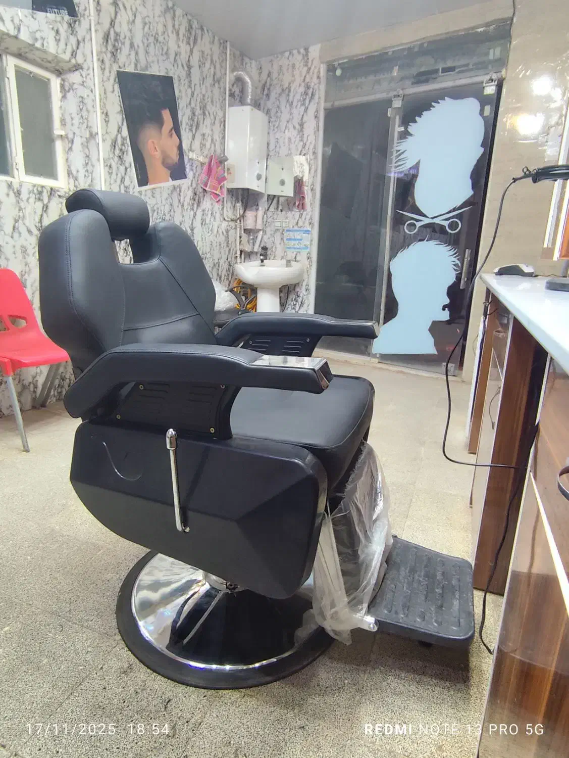 صندلی وی آی پی|آرایشگاه و سالنهای زیبایی|سرولایت, |دیوار