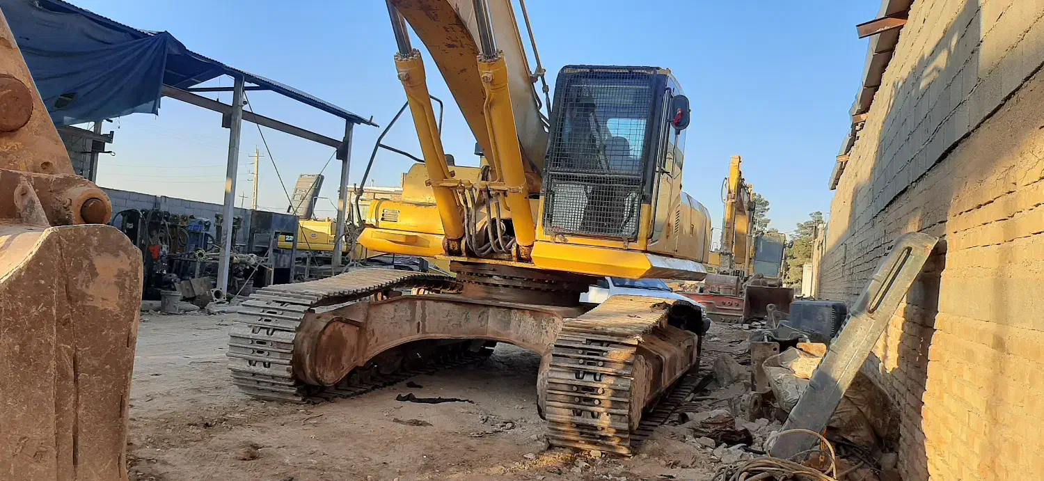 بیل ۴۰۰ کوماتسو مدل ۲۰۰۸|خودرو سنگین|مرودشت, سهلآباد|دیوار