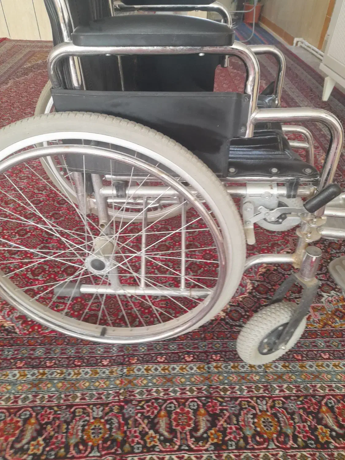 ویلچر|آرایشی، بهداشتی، درمانی|زاغه, |دیوار