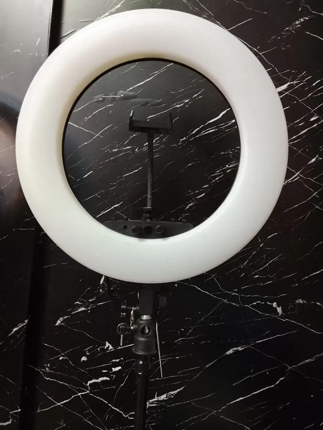 رینگ لایت 170 وات به همراه 3 پایه 2 متری فلزی|دوربین عکاسی و فیلم‌برداری|تهران, لاله زار|دیوار