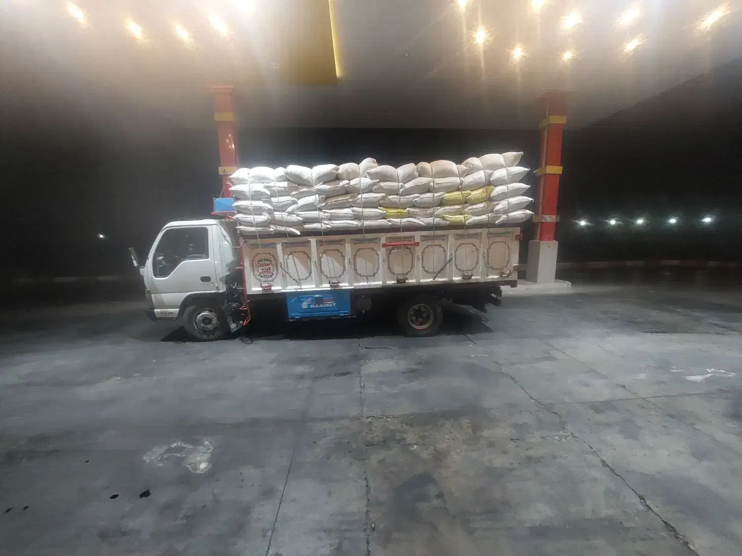 کاه گندم دیم و کاه نخود دیم|لوازم جانبی حیوانات|کاشان, میدان میوه تره بار|دیوار