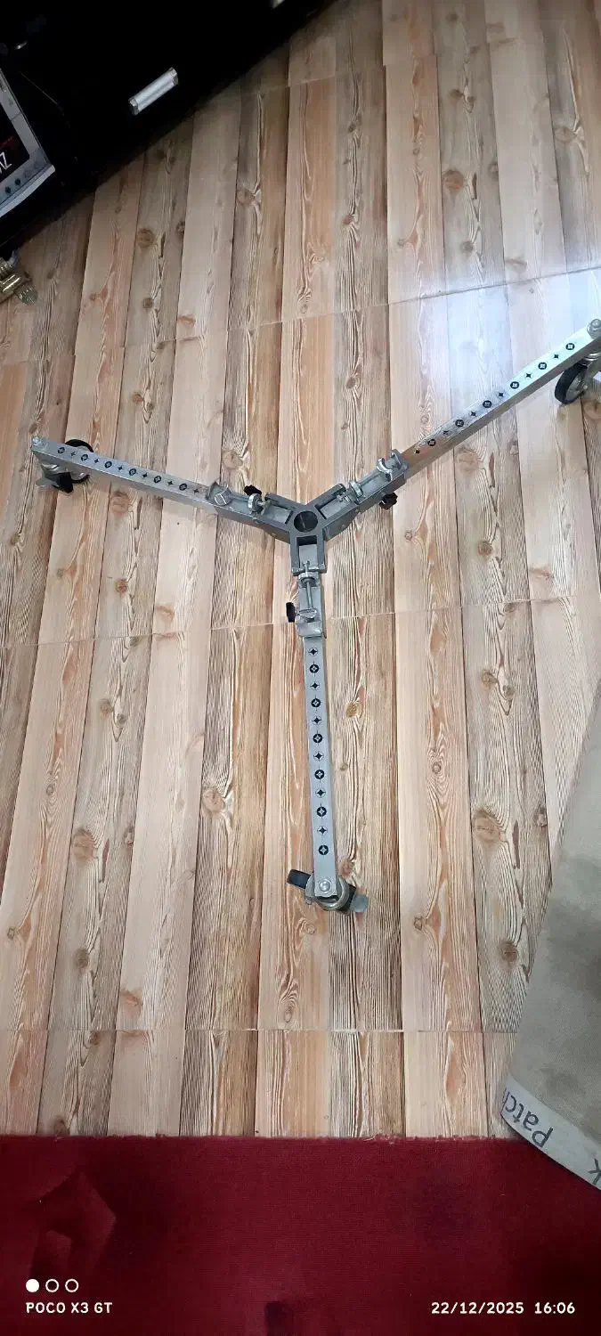 سه پایه چرخدار آنتیک و حرفه ای|دوربین عکاسی و فیلم‌برداری|کرج, کوی مهر|دیوار