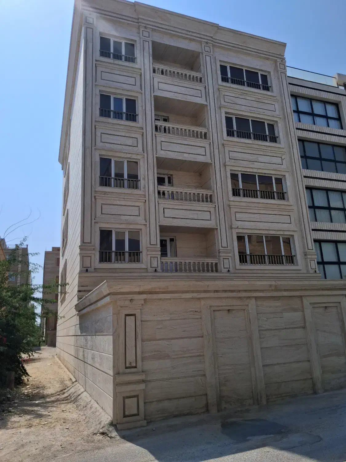 آپارتمان ۱۶۴متر سه خواب نریمان پرستوی ۱۰|فروش آپارتمان|قشم, |دیوار