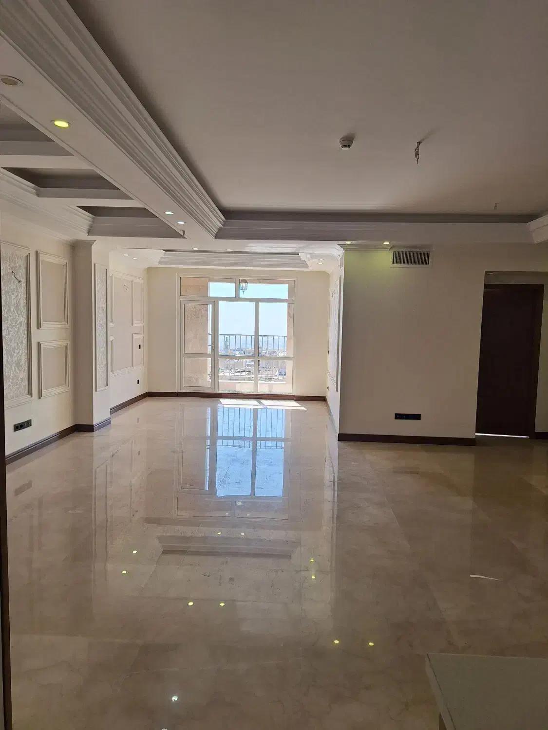 ۱۳۰ متر  دو خواب نوساز شهران جنوبی